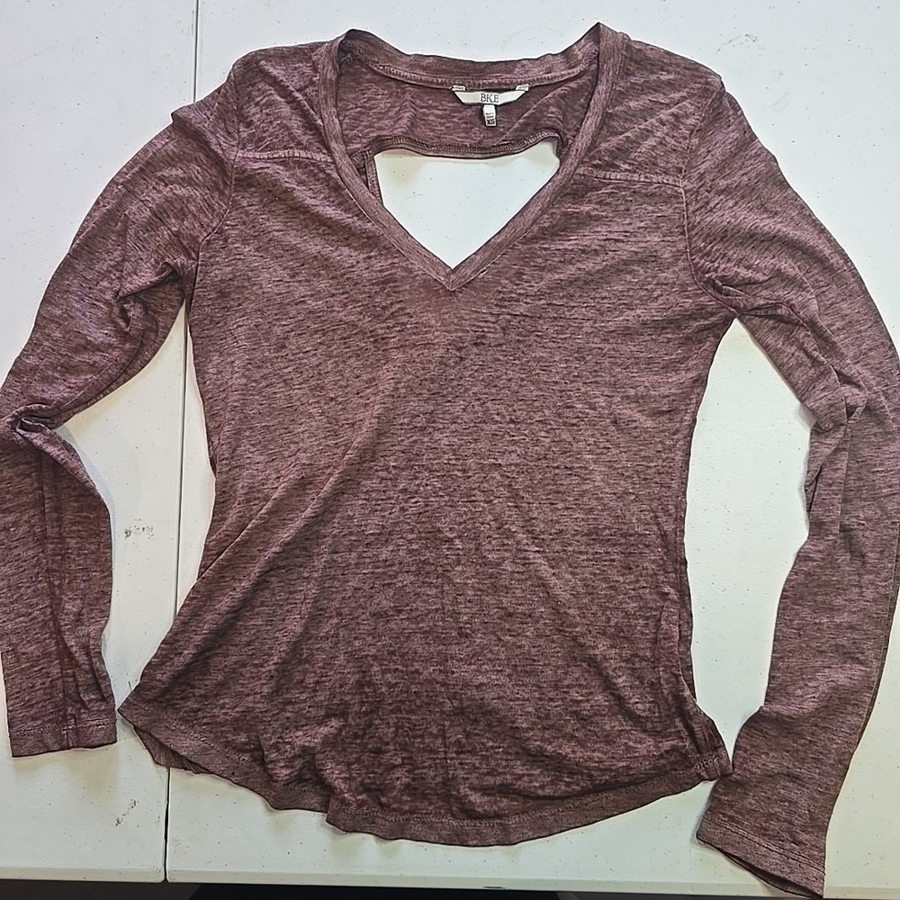 BKE V-Neck Top Women's XS Burgundy Long Sleeve Casual Essential Lightweight Y2K‎